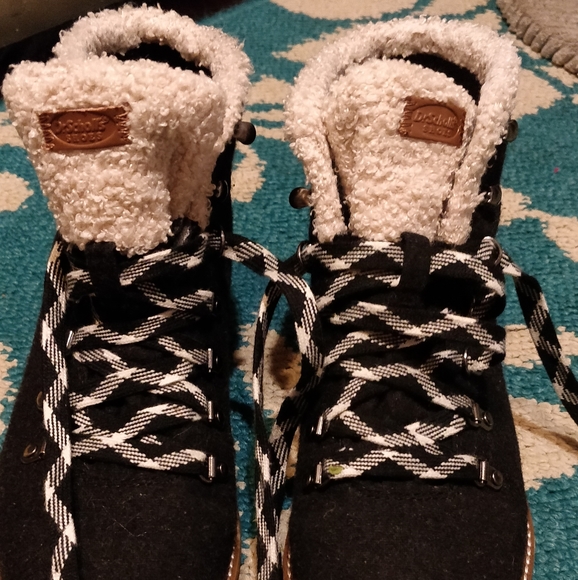 Dr. Scholl's Waterproof booties - Picture 5 of 9